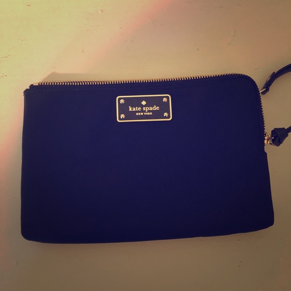 kate spade Handbags - NWOT Kate Spade wristlet